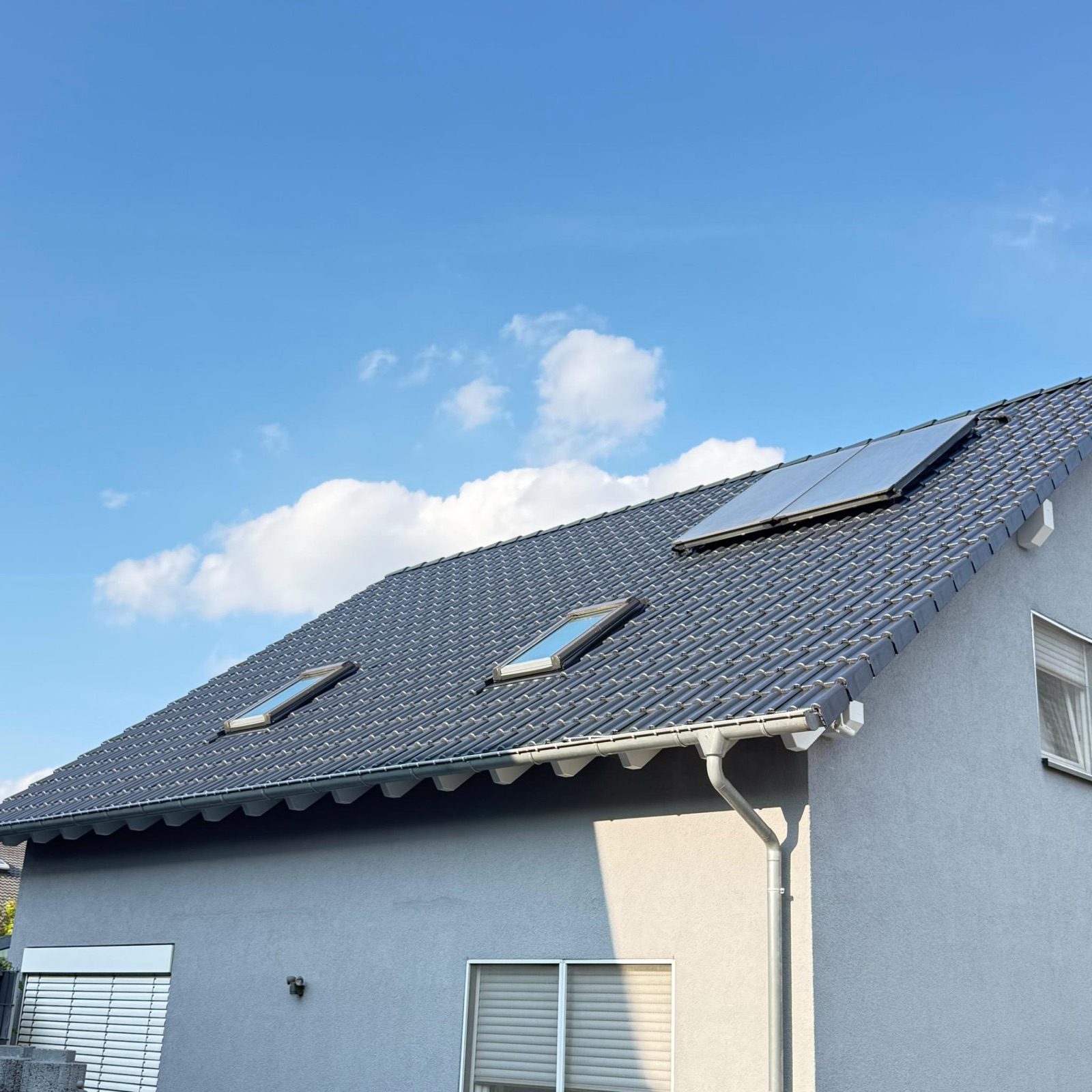 Fertig beschichtetes Dach von Rhein Main Dachbeschichtung